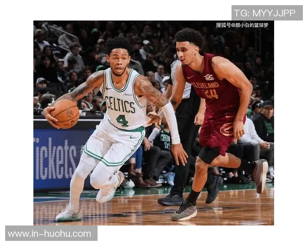 新援安芬尼西蒙斯首秀表现出色13投6中三分球命中率提升至29砍下18分3助攻